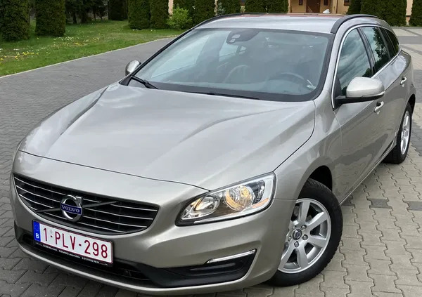 mazowieckie Volvo V60 cena 42900 przebieg: 245324, rok produkcji 2014 z Polanów